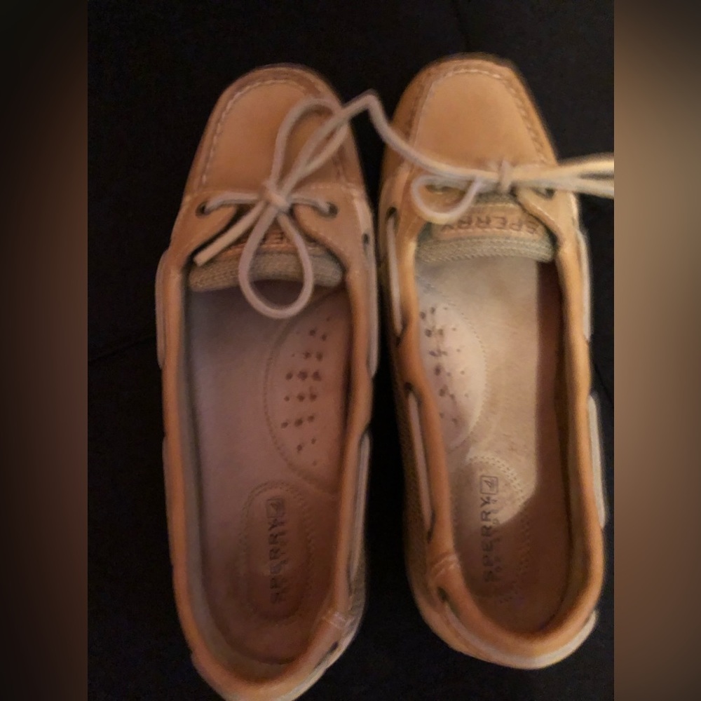 LIKE NEW SPERRY SHOES